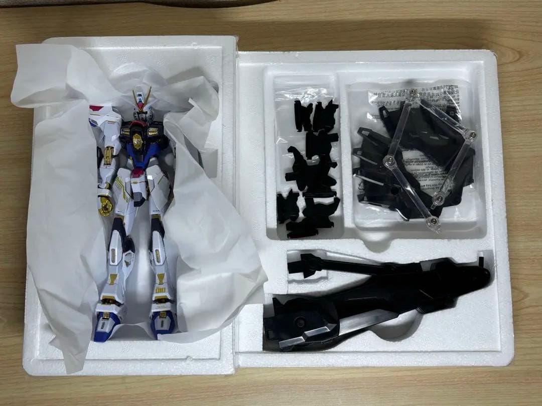 メタルビルド ストライクフリーダム ガンダム 2024 + 光の翼 おまけ付