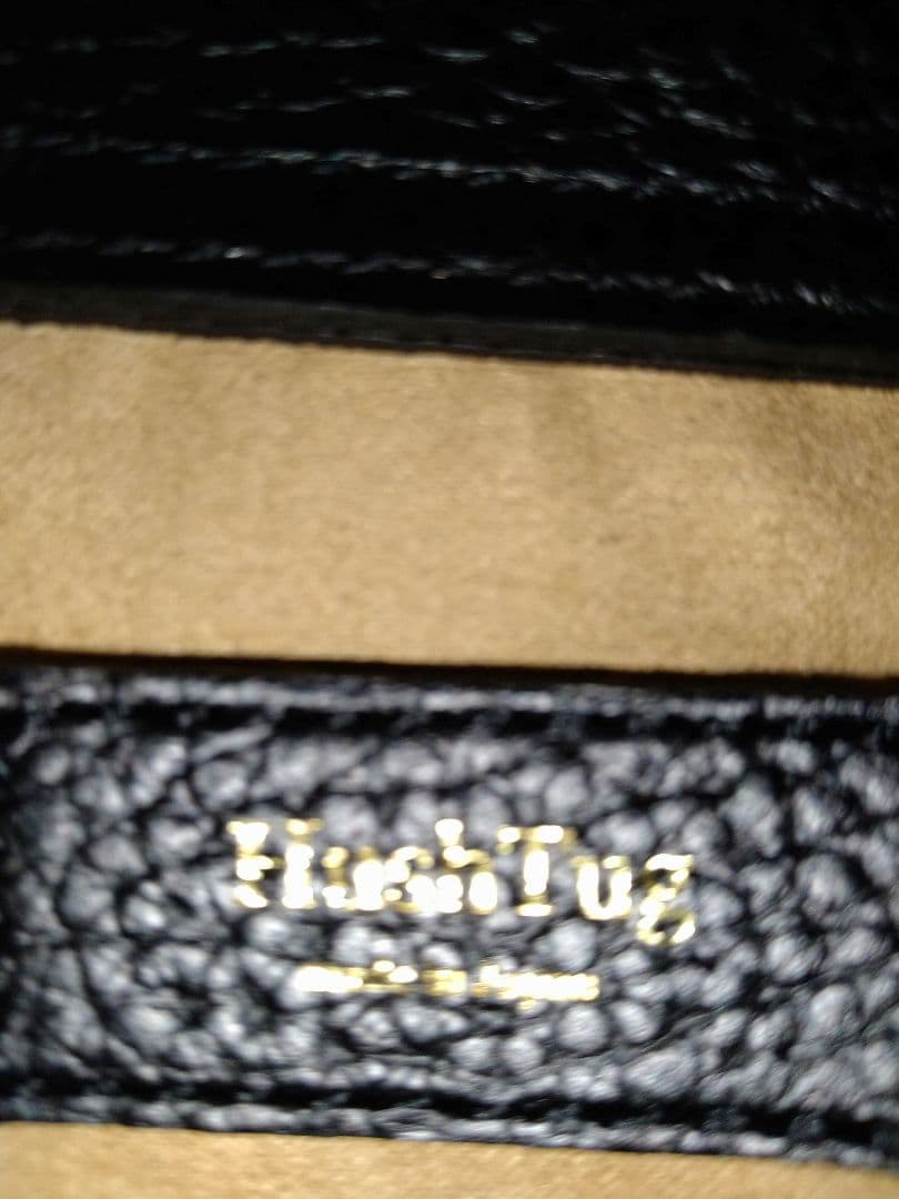 ☆予約中☆美品☆HushTug レザーショルダーバッグ ブラック 本革 5L