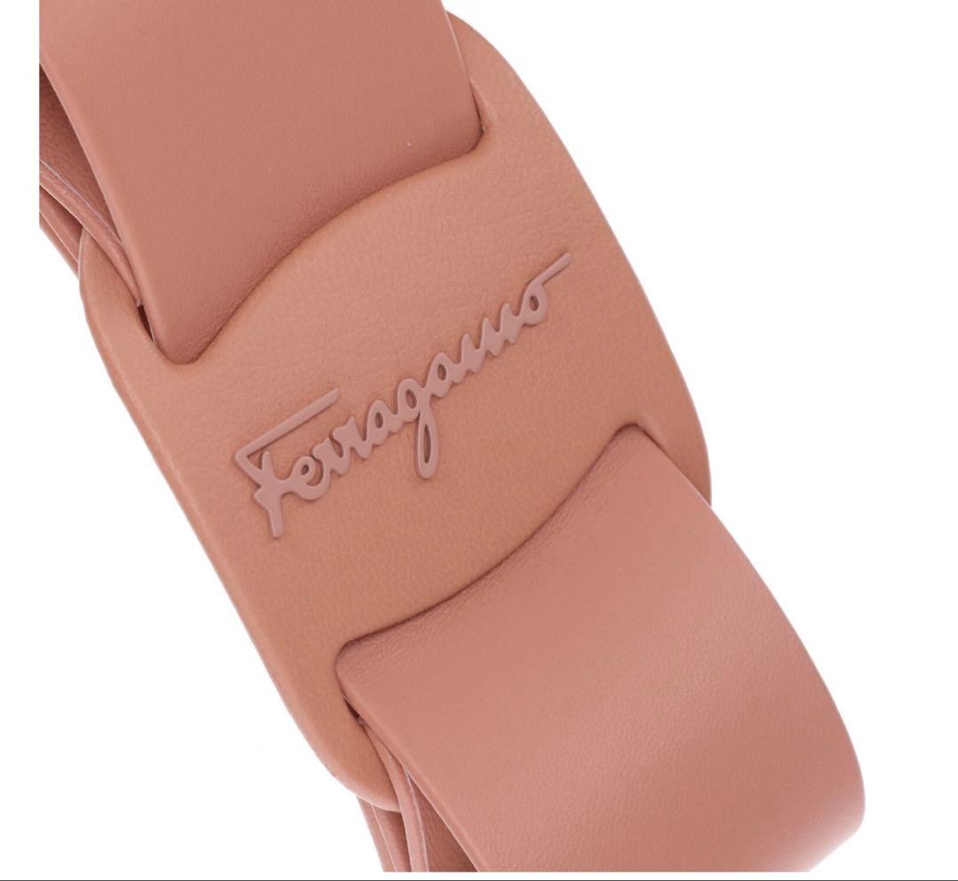 フェラガモ　Ferragamo バレッタ