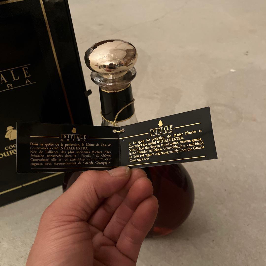 COURVOISIER（クルボアジェ）イニシャル エクストラ 40％ 750ml