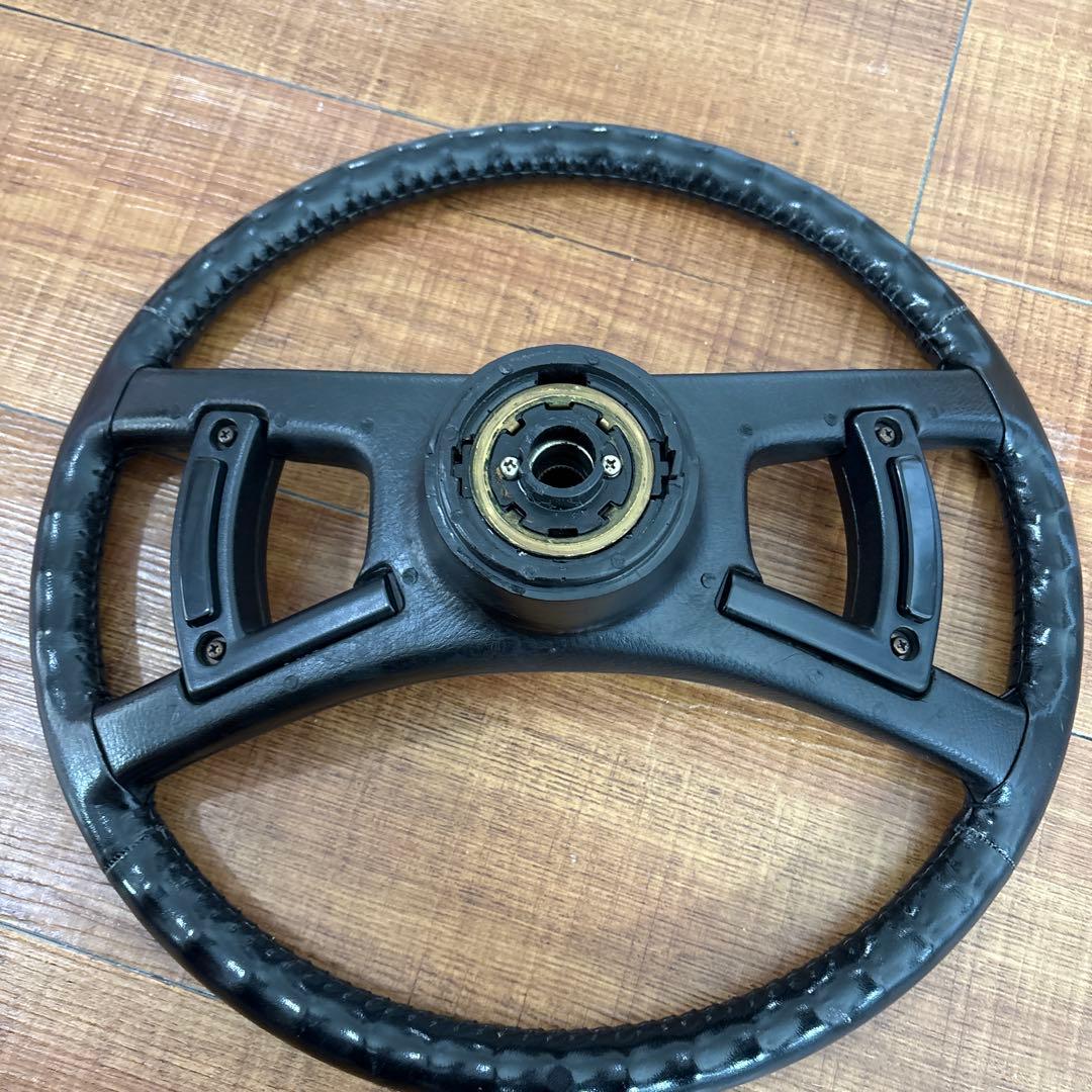 スプリンタートレノ（TE47）または初代セリカの2000GTの純正ステアリング