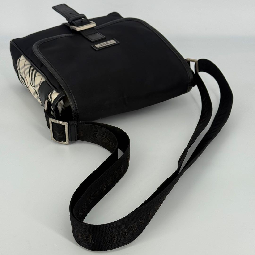 【美品】Burberry BLACK LABELショルダーバッグ　ノバチェック