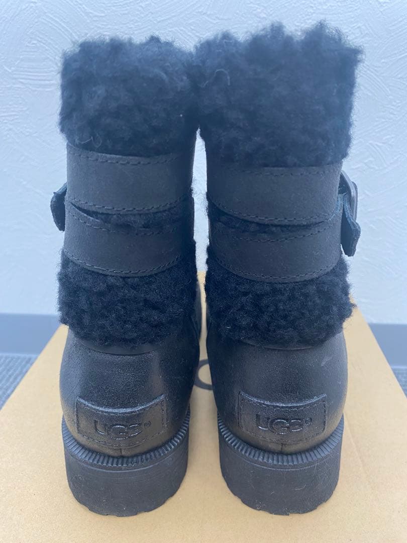 アグ UGG ムートンブーツ クラシックミニ レディース23.5㎝