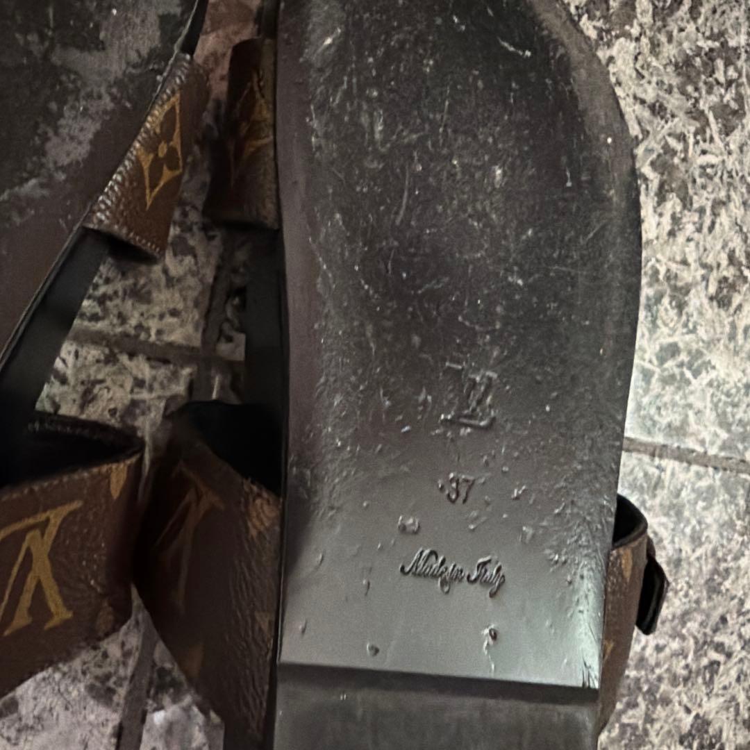 Louis Vuitton ロゴ入りフラットサンダル