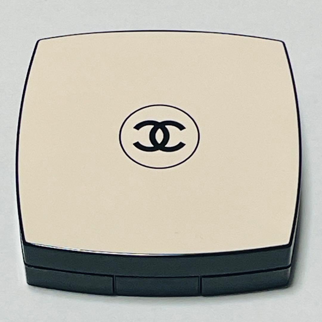 CHANELヘルシーゴールデングロウパウダー エクラ ドゥ ソワール