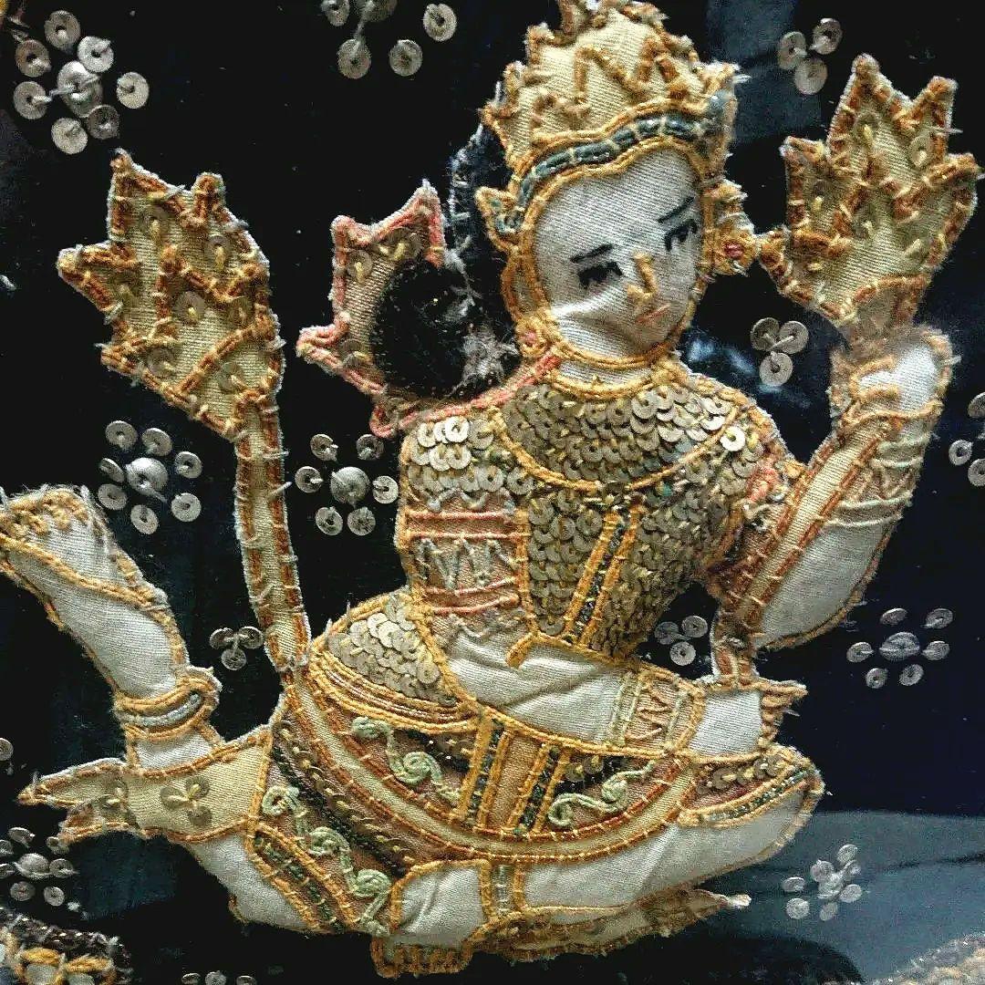 アンティーク、インド刺繍絵 インドの手作りの刺繍の作品 古い刺繍のビーズ画