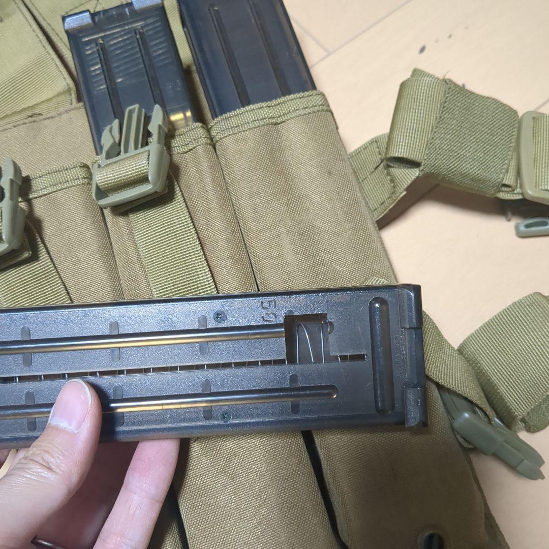 東京マルイFN P90電動ガン　18歳以上　マガジン四本&マガジンポーチ付き