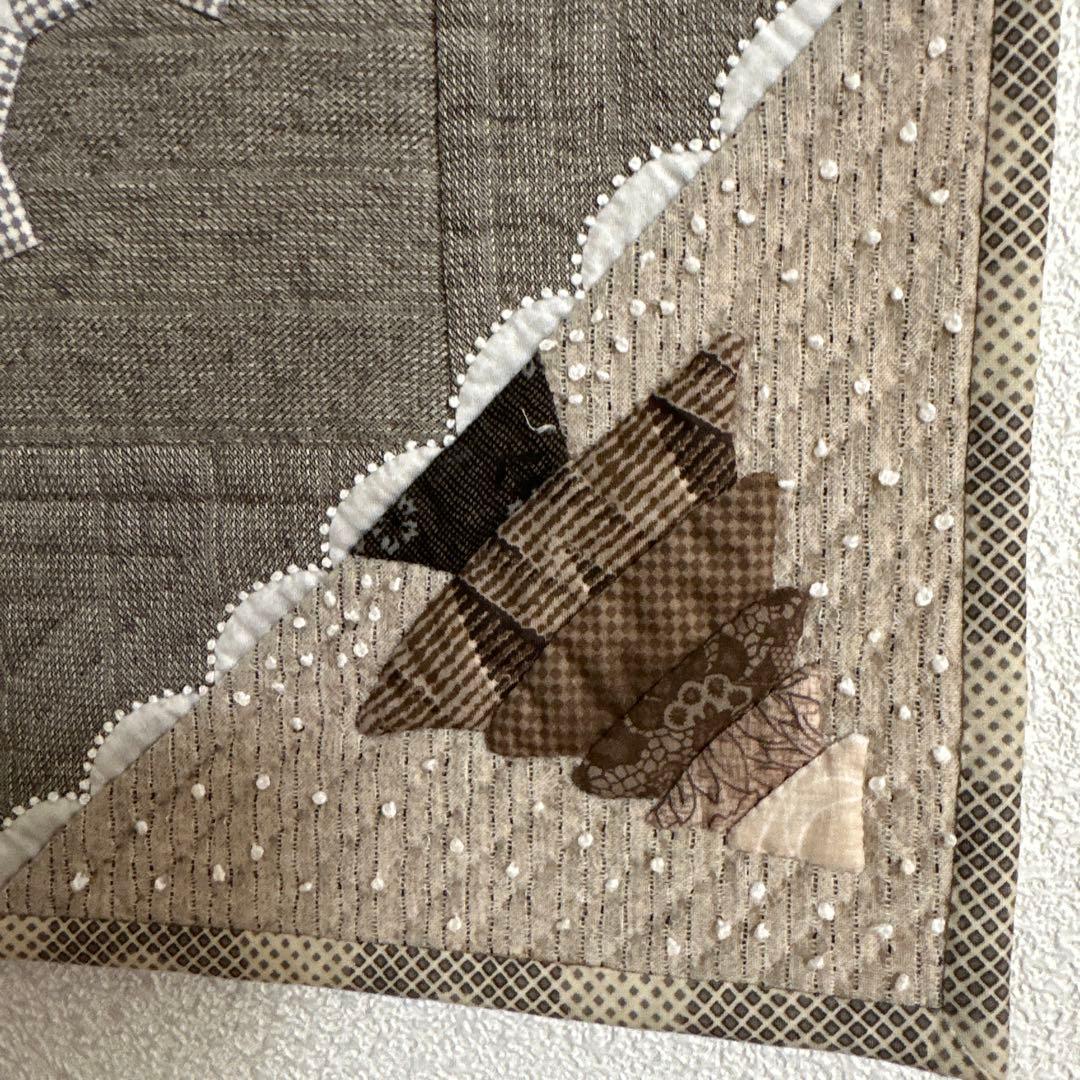 ハンドメイドパッチワークキルトの大人ぽいクリスマスタペストリー