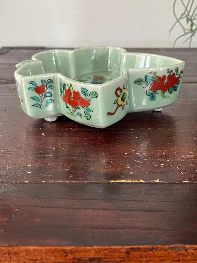 希少　注文品　清朝期　新渡　楓形鉢　五彩粉彩　蝶　虫菊　中国古玩　変形向付菓子鉢