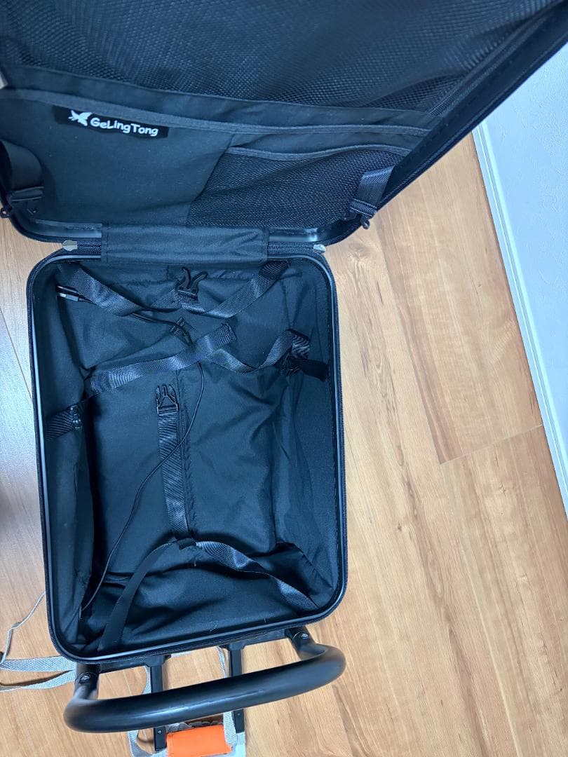 子供が乗れるスーツケース　キャリケース　ダイヤルロック