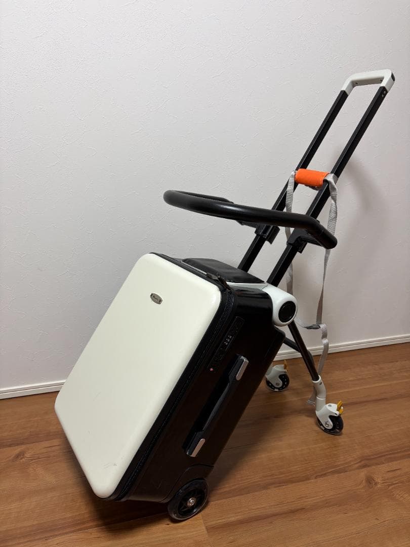 子供が乗れるスーツケース　キャリケース　ダイヤルロック