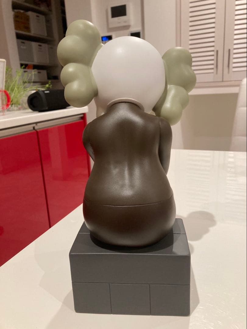 kaws 座っているコンパニオン KAWS COMPANIONノーマル