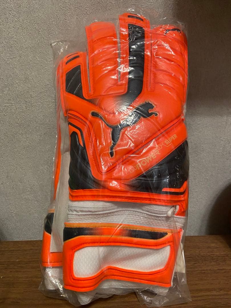 『新品未使用』プーマ　エヴォパワー1 ゴールキーパーグローブ