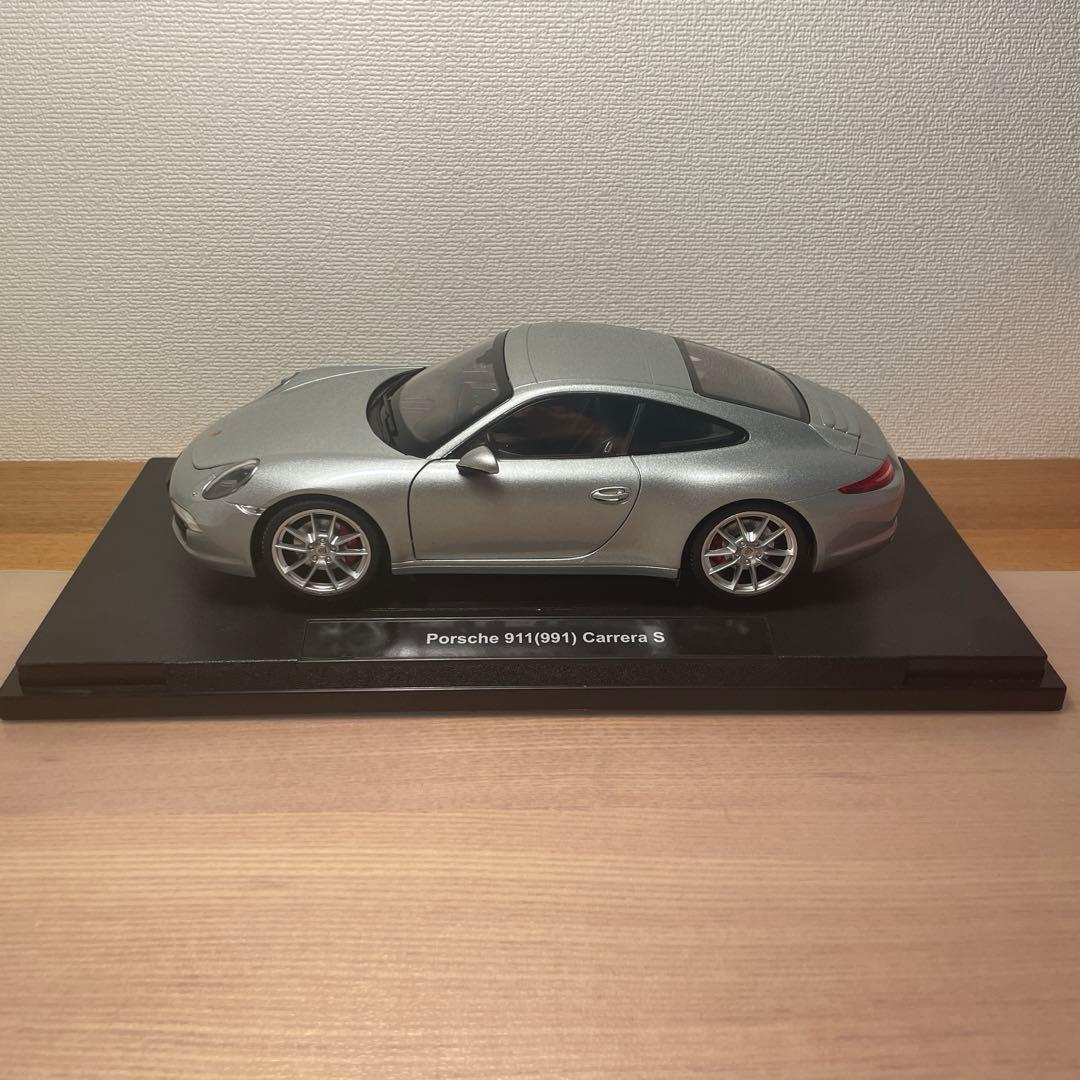 ミニカー Welly Porsche 911 (991) Carrera S 1/18