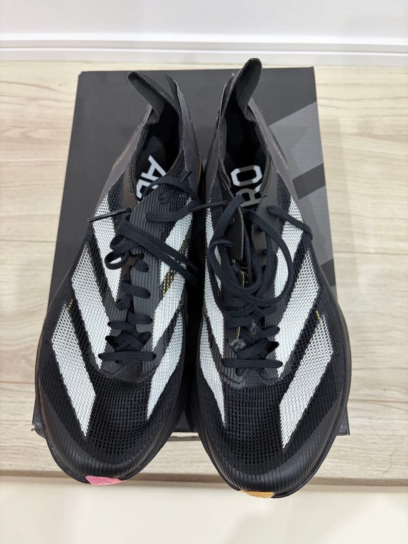 adizero アバンチ　25.0