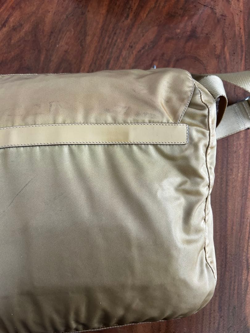 プラダ　ナイロン ベージュ ボディバッグ