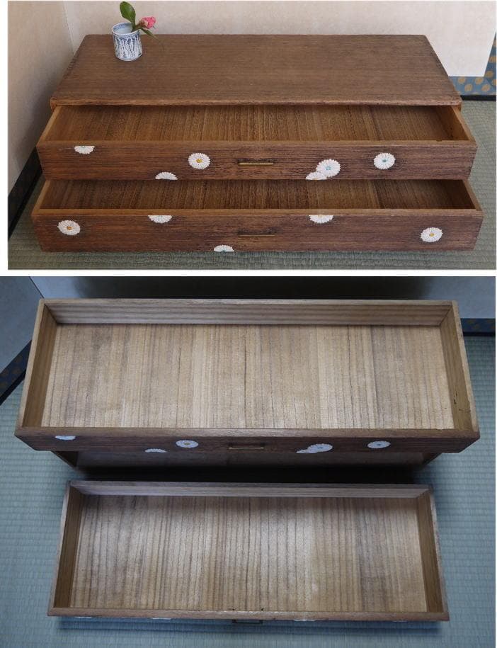 菊置上　二段箪笥　胡粉菊花絵付　典雅で高貴な雰囲気　飾り台　置き床　63.５cm