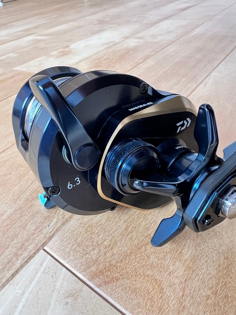 【新品未使用】22SALTIGA 15-SJ 右ハンドル、替えスプール付