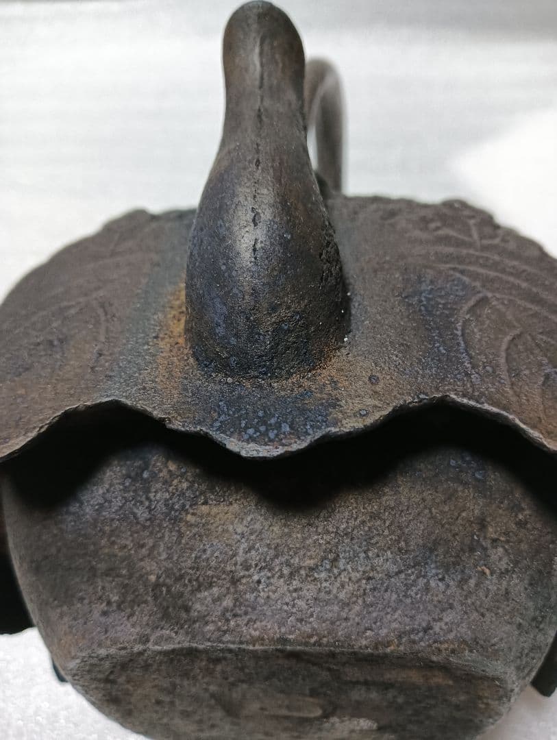 鉄瓶　四方桐の紋