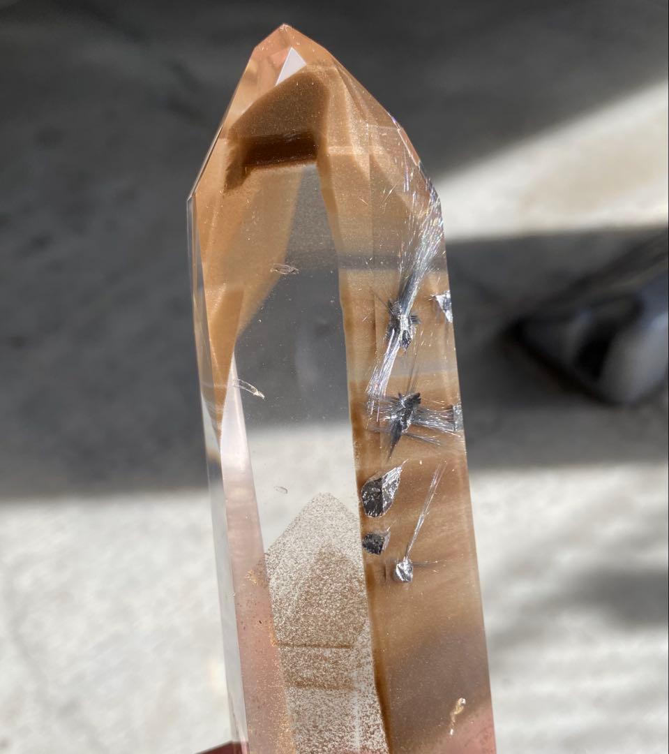 プラチナルチル入り☆ブラウン ファントム水晶ポイント　オールドストック