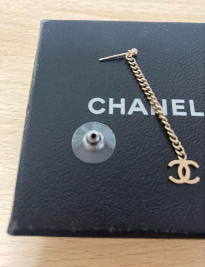 CHANEL チェーンピアス 片耳用