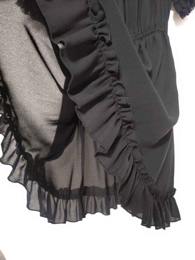 ATELIER PIERROT パフスリーブシャーリングブラウス 黒