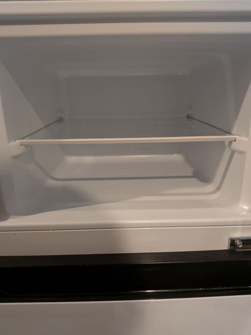 Hisense 冷蔵庫 ホワイト 3段棚付き