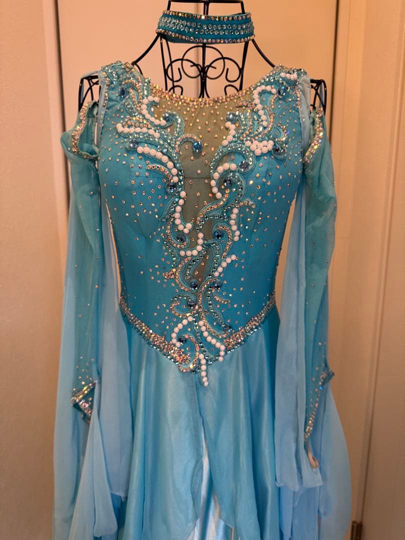 ダンスドレス　水色　(表示サイズＬ)