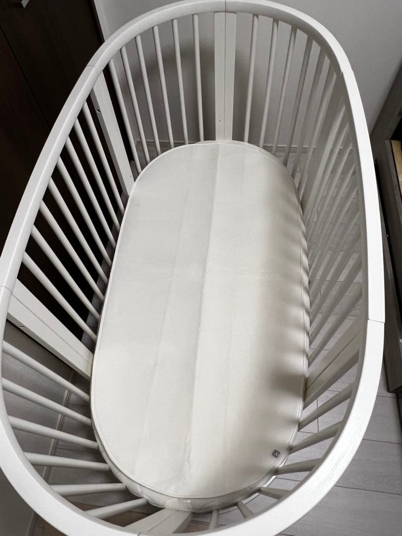 【値下げしました！】STOKKE ベビーベッドセットV3 楕円形 ホワイト