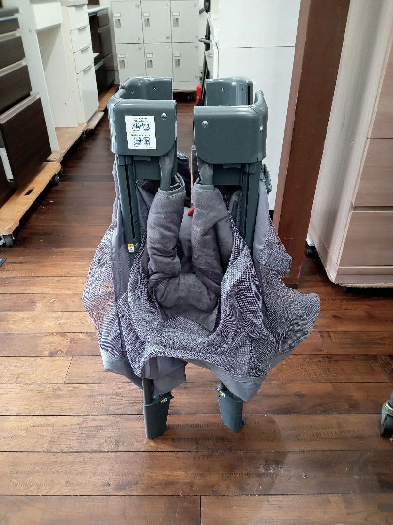 アップリカ　ココネル　エアープラス　グレー　折りたたみ　ベビーベッド