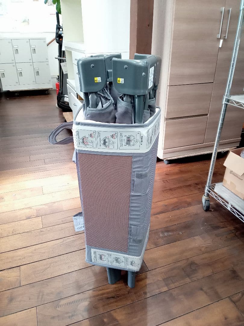 アップリカ　ココネル　エアープラス　グレー　折りたたみ　ベビーベッド