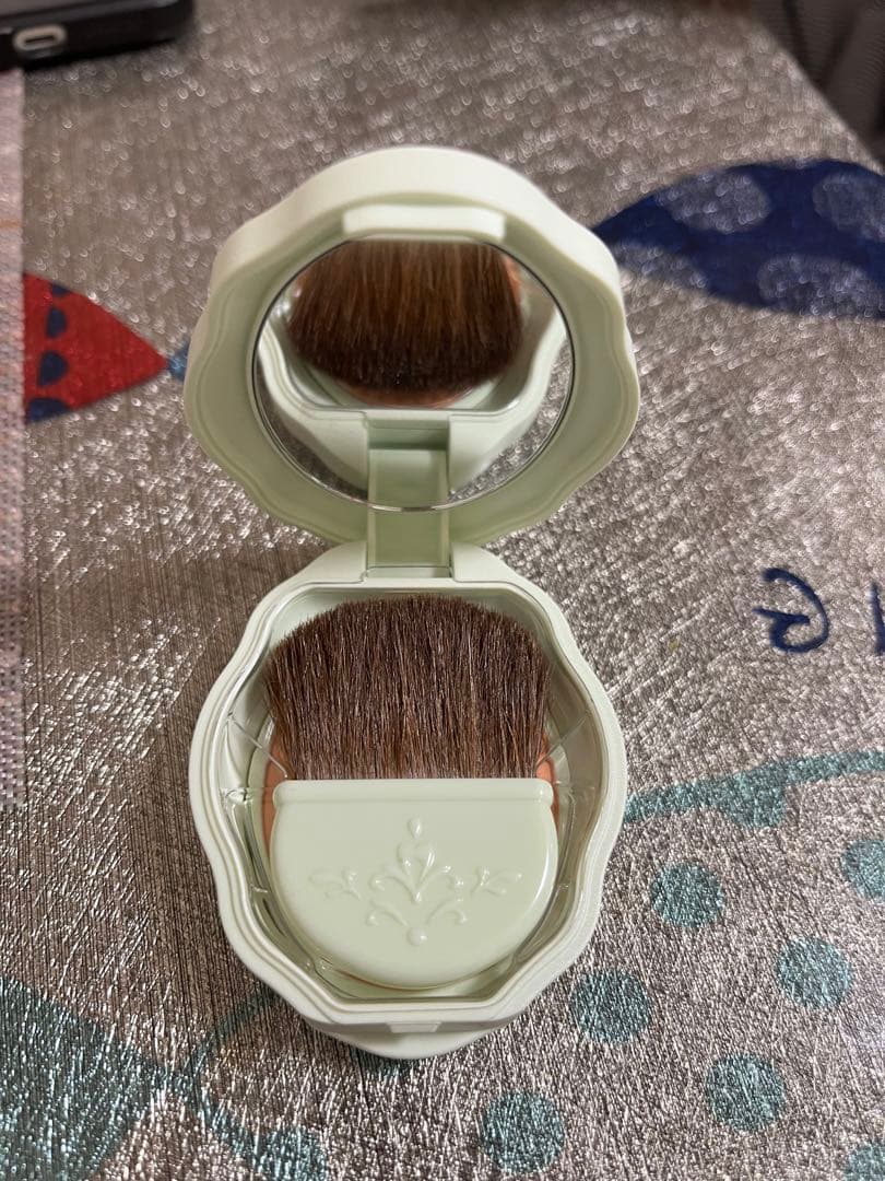 極美品　ラデュレ チーク　限定品　106