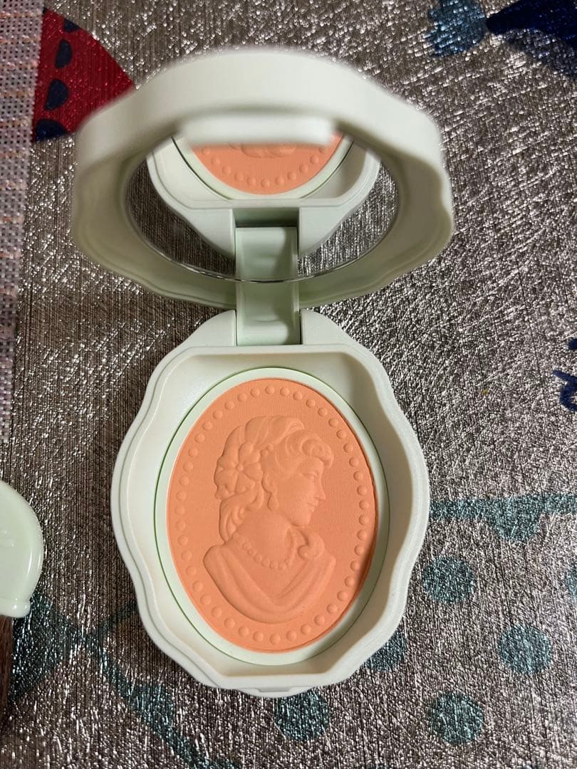 極美品　ラデュレ チーク　限定品　106