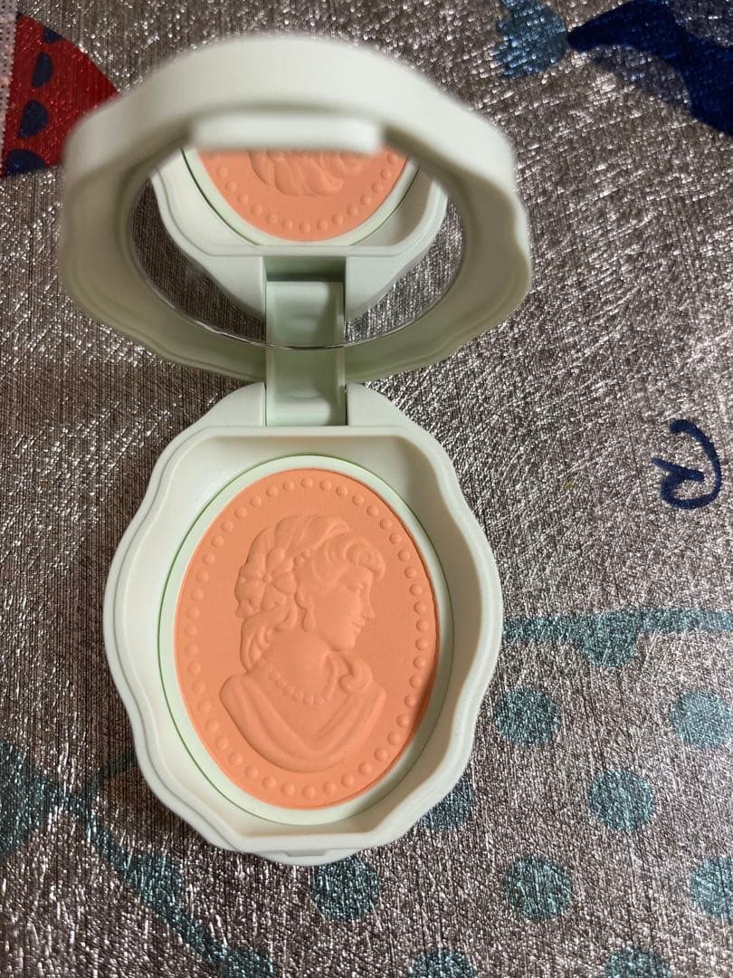 極美品　ラデュレ チーク　限定品　106