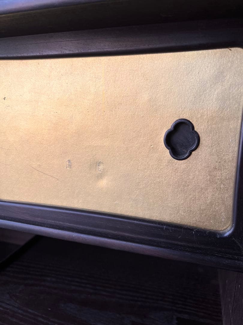 大型ダークブラウン箪笥 彫刻装飾付き