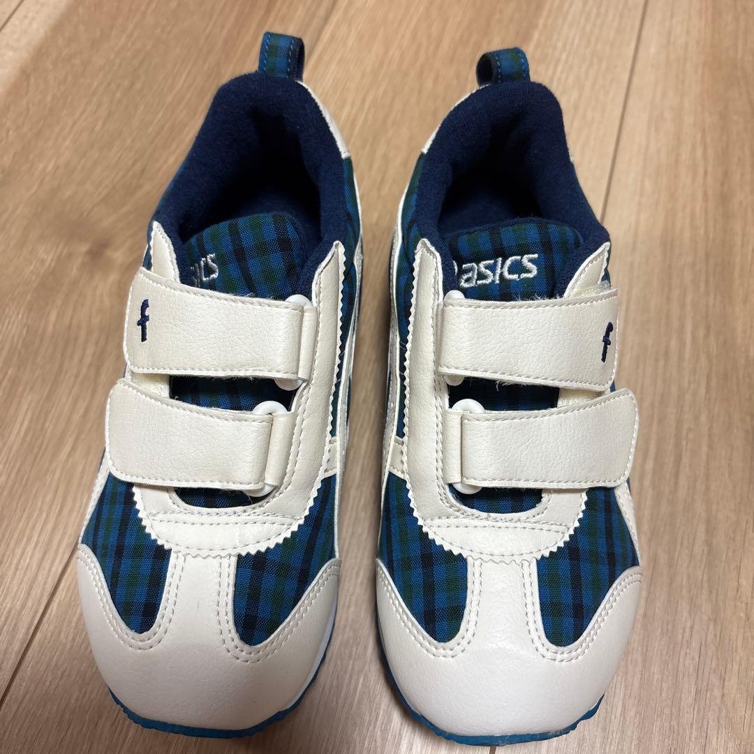 未使用近い　ファミリア　スニーカー　19cm