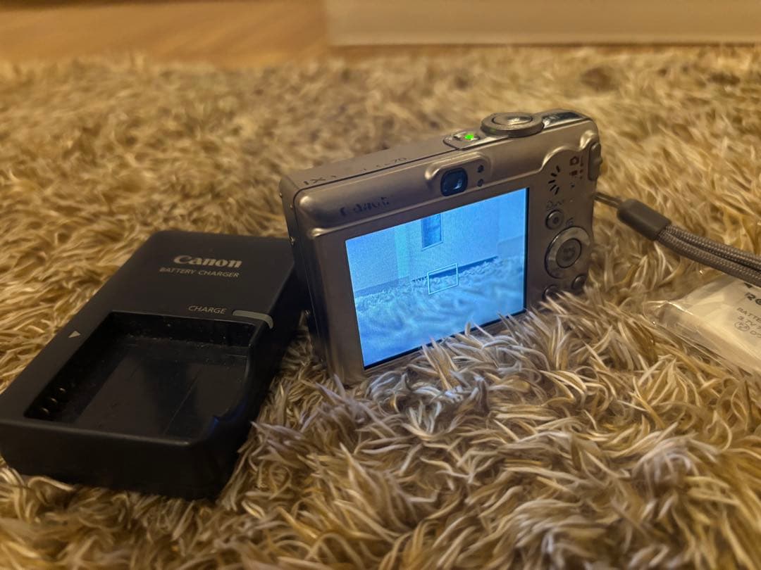 デジタルカメラ canon IXY Digital70