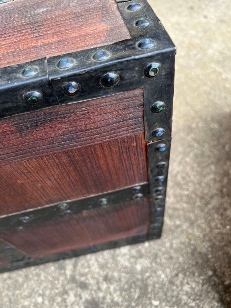 骨董 船箪笥 (金庫) 時代和箪笥 鉄地金具　カギ付き　金具装　昭和レトロ