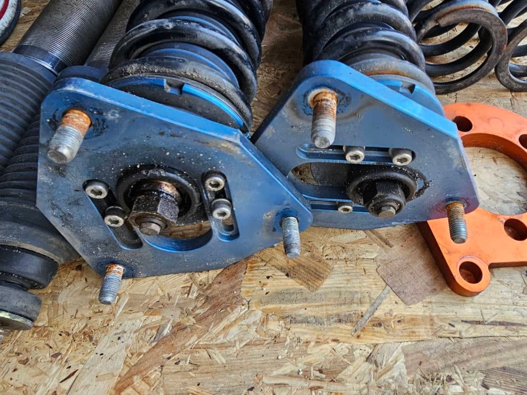 30プリウス 車高調 キャンバープレート