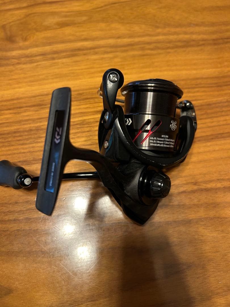 18タトゥーラLT2500S-XHスピニングリール ブラック　追加　ラインおまけ