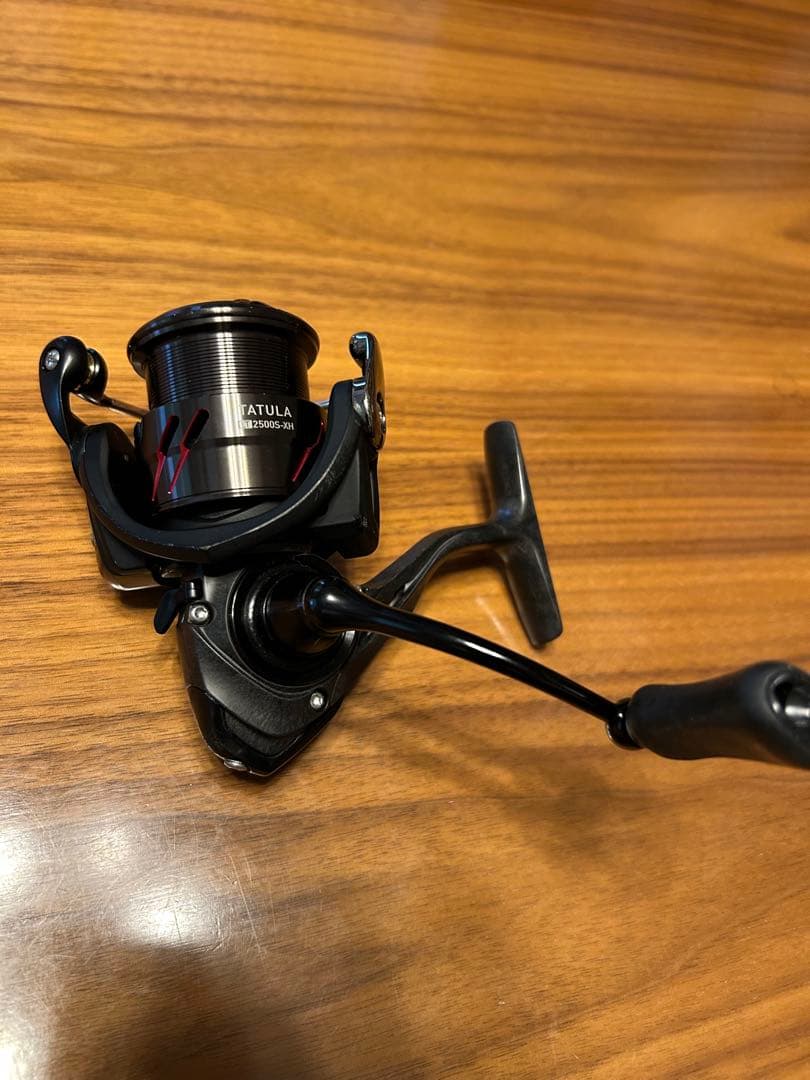 18タトゥーラLT2500S-XHスピニングリール ブラック　追加　ラインおまけ
