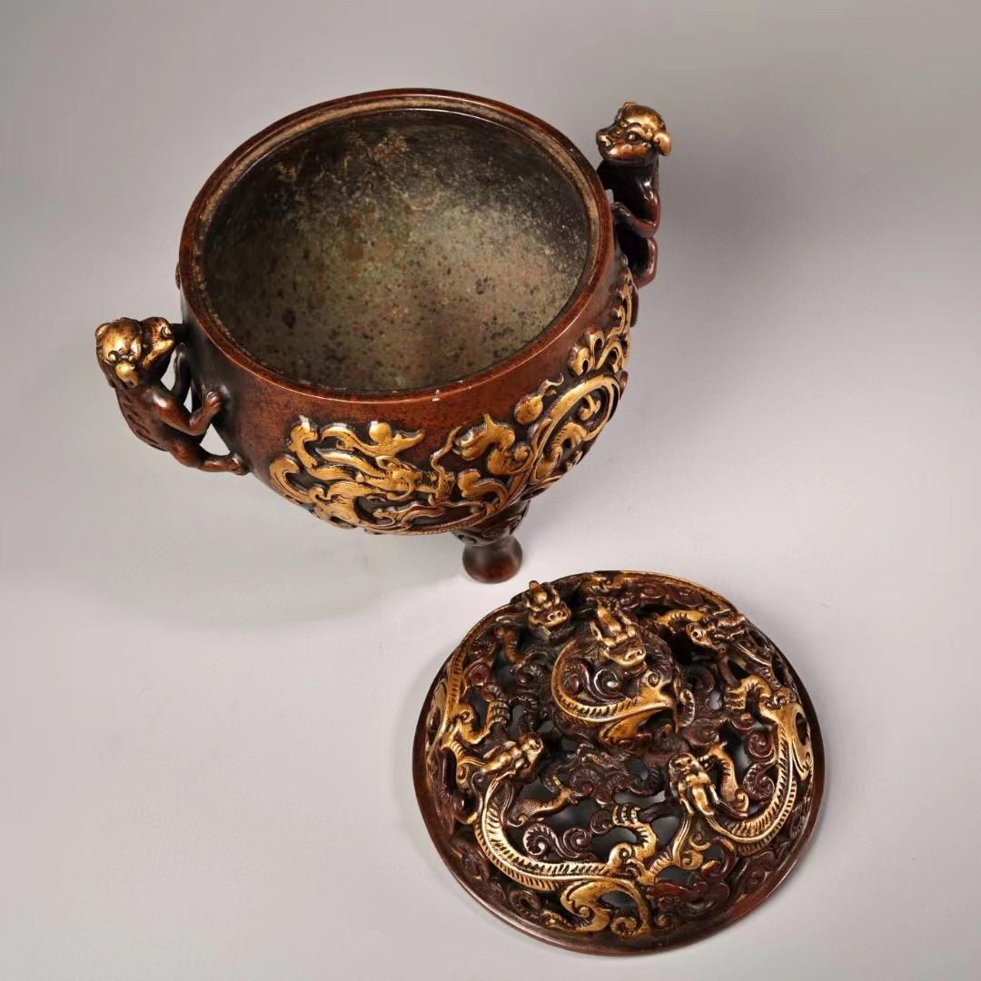 中国古美術・旧藏純銅製の高浮彫り彫刻と鎏金・紫銅製香炉・仏具・案頭・置物・文房具