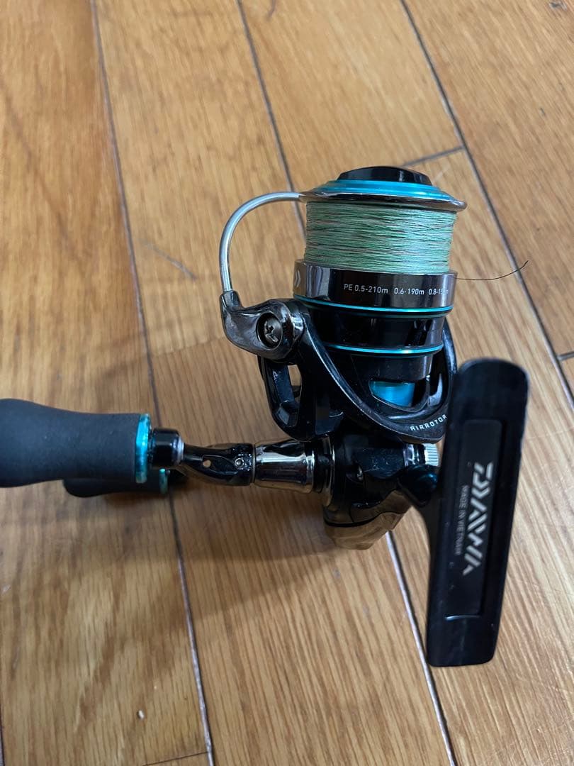 ダイワ　エメラルダス リール 2508PE-DH 新品PEライン付き