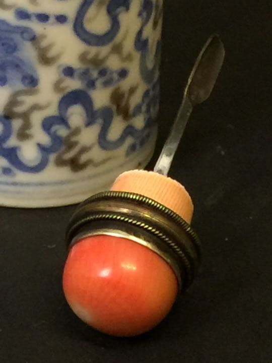 清 雍正年製在銘  染付珊瑚蓋銀杓 青花釉裡紅鼻煙壺 年代物本物保証 古美術