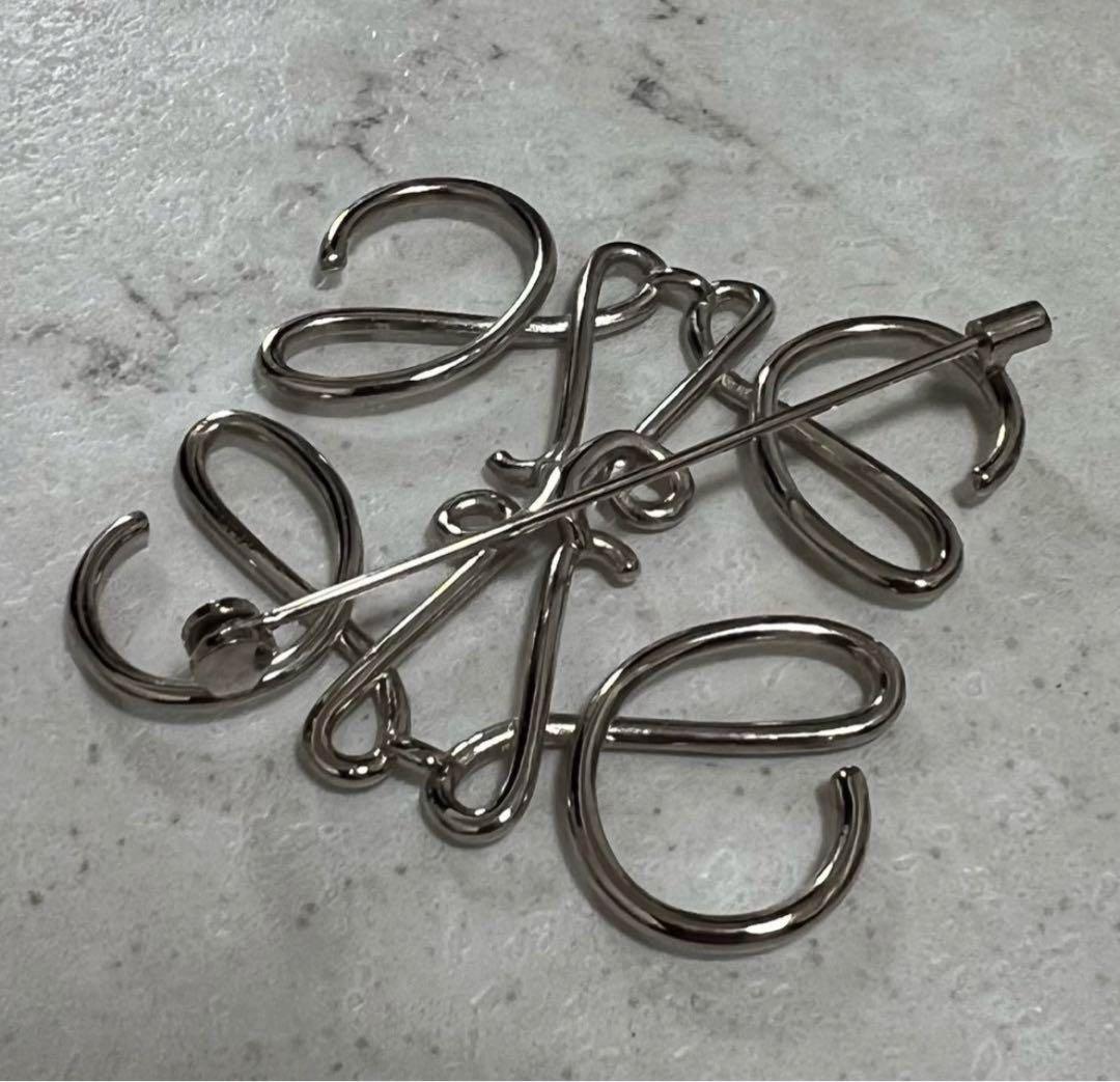 【極美品】LOEWE シルバー アナグラムブローチ