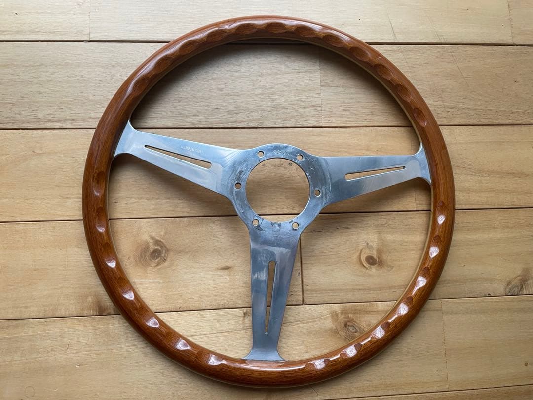 ナルディ　NARDI CLASSIC ウッド/ポリッシュスポーク36.5 美品