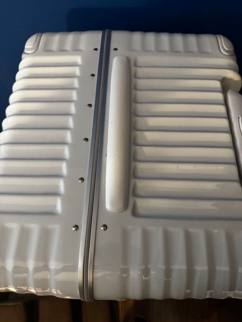 一度使用のみ大型ハードシェルスーツケース ホワイト