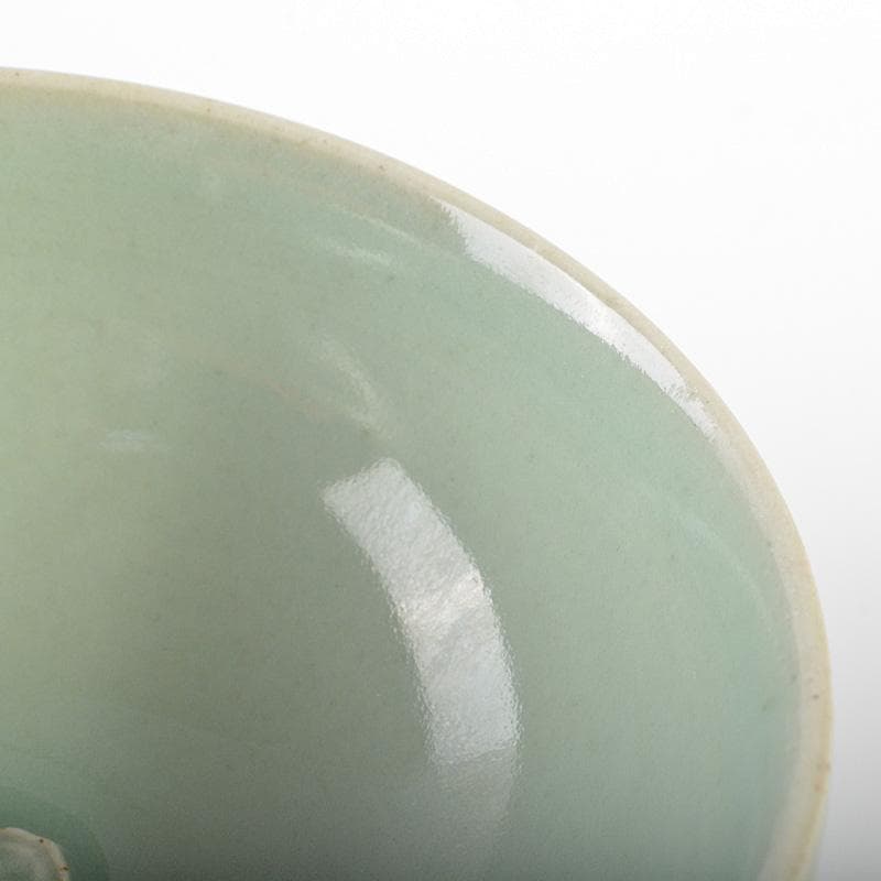 中国　龍泉窯　粉青磁　花刻　茶碗　M　R6128