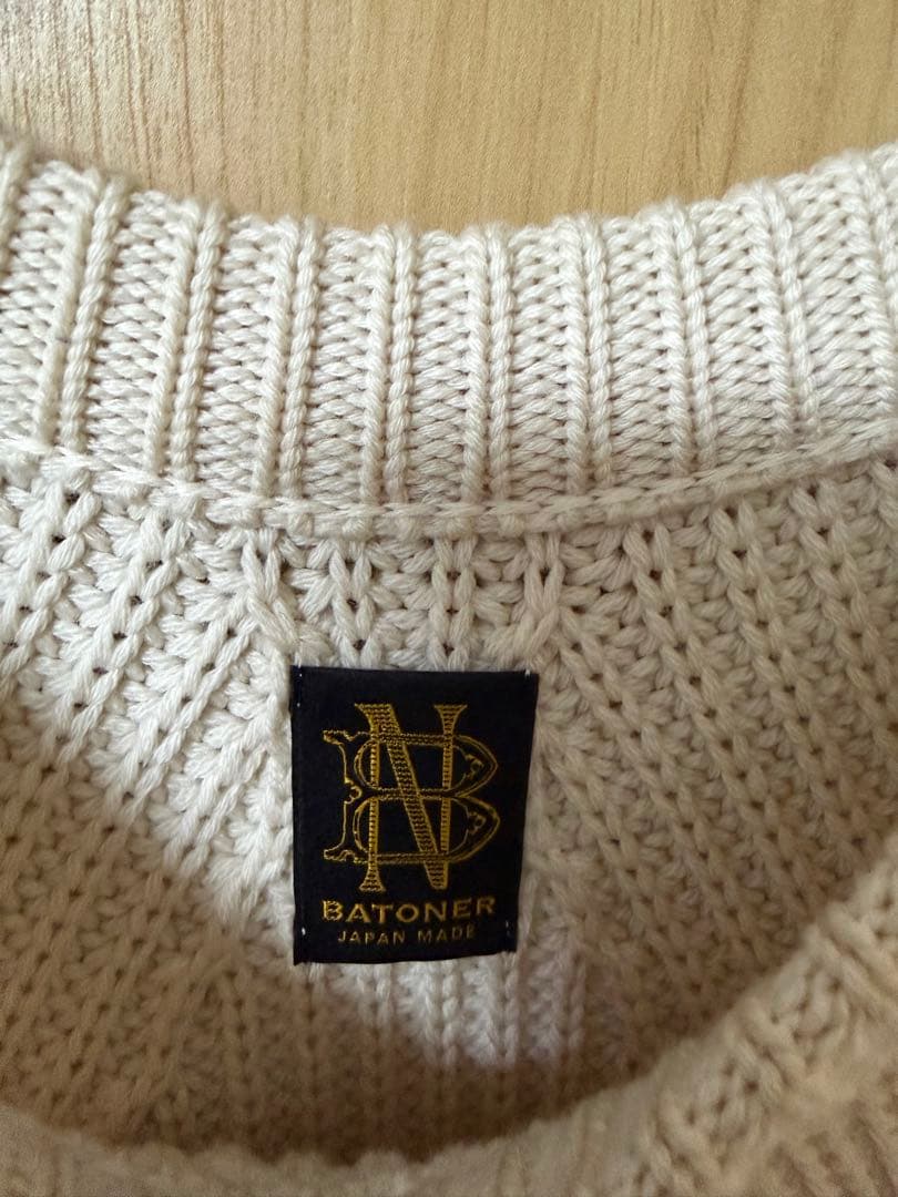 バトナー BATONER シグネチャー クルーネック ニット アイボリー M