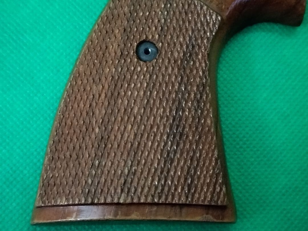 コルトパイソン純正木製グリップ ネジ付き